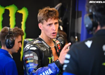 O Dilema do V4 de Quartararo: Sob Pressão Enquanto a Yamaha Luta no Caos de Misano!