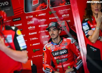 Sonho de Título de Francesco Bagnaia Desfeito: O Colapso na Sprint que Deixou os Fãs em Choque!