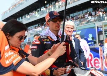 Maverick Viñales Enfrenta a Dor em Misano: Um Regresso Heróico em Meio a Dificuldades Físicas!