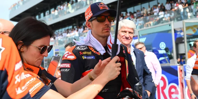 Maverick Viñales Enfrenta a Dor em Misano: Um Regresso Heróico em Meio a Dificuldades Físicas!