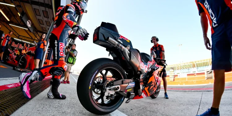 Enea Bastianini Apresenta Sistema Anti-Vibração Revolucionário no Teste de Misano!