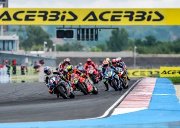 Toprak e Bulega lutam em Magny-Cours