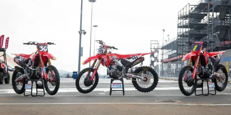 Componentes de carenagem da Honda HRC Progressive em leilão a favor da luta contra tumores cerebrais pediátricos