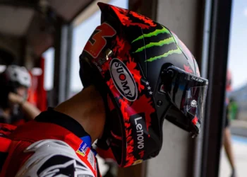 A Decisão Chocante de Agostini: Porque Está a Deixar Bagnaia Enfrentar os Seus Demónios Sozinho!