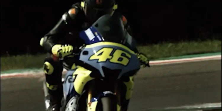 VIDEO – Valentino Rossi testa os limites ao experimentar o revolucionário equipamento de segurança da Dainese para a MotoGP 2025