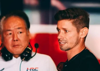 Casey Stoner Lança Crítica Demolidora à Queda das Marcas Japonesas na Corrida Aerodinâmica do MotoGP!