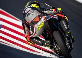 Loucura em Moto3 em Misano: David Muñoz Impõe o Ritmo com 16 Pilotos Separados por Milésimos!