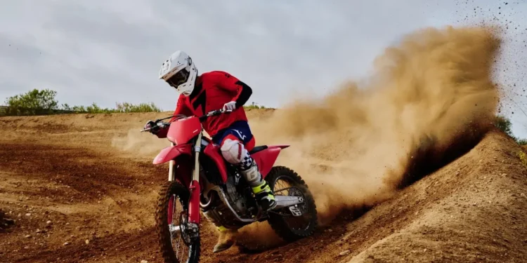 Dezenas de pilotos testam a Ducati Desmo450 MX no B.A. Motopark