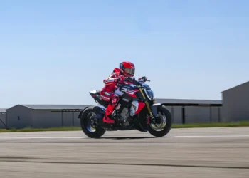 VIDEO – Ducati Lança a Diavel V4 RS e a Multistrada V4 RS: As Máquinas de Performance Definitivas!