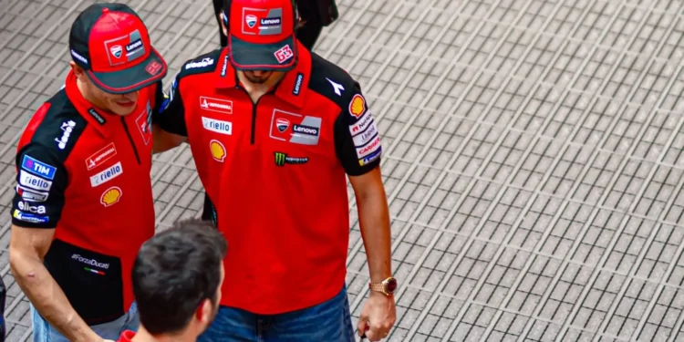 O domínio da Ducati desmorona: reveladas mudanças chocantes no MotoGP em Barcelona!