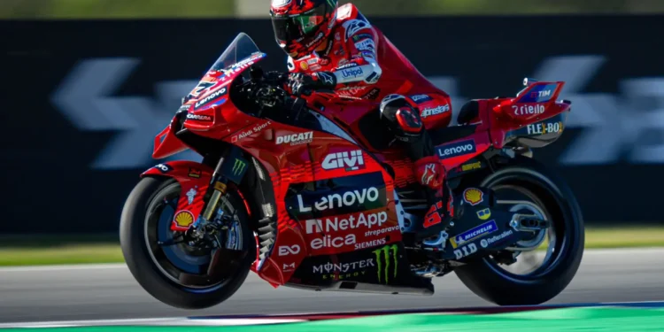 O desastre de Pecco Bagnaia no GP da Catalunha: queda abrupta do bicampeão deixa MotoGP em choque