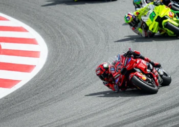 Pecco Bagnaia em recuperação épica: do 21.º ao 7.º no GP da Catalunha — uma corrida de sobrevivência!