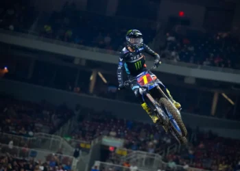 A Chocante Fratura da Clavícula de Haiden Deegan Abala a Final do Campeonato do Mundo de SMX!