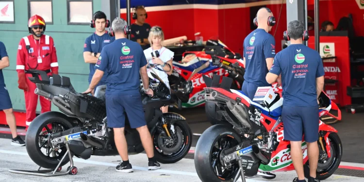As Dificuldades da Honda em Misano: Ambição Esvai-se Enquanto a Ducati Domina e a Ausência de Mir Pesa