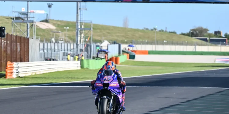 Yamaha V4 Brilha nos Testes: Jack Miller Revela os Segredos da Moto Revolucionária