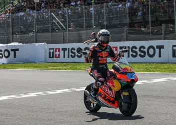 Jose Antonio Rueda conquista vitória emocionante em Misano e agita o Campeonato de Moto3!