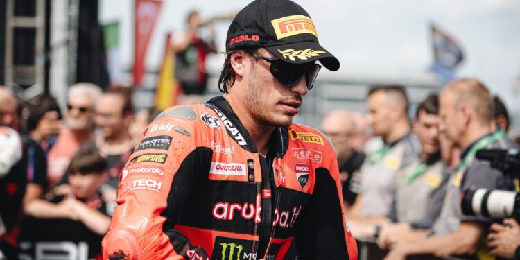 Nicolo Bulega quebra recorde de volta no WorldSBK em Magny-Cours na segunda sessão treino livre!