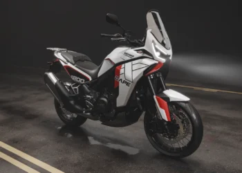 A antecipação cresce enquanto se espera pela nova guardiã da aventura, a Moto Morini X-Cape 1200