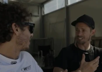 VÍDEO – De Rivais Amargos a Aliados Improváveis: Rossi e Stoner Transformam a História do MotoGP na VR46 Academy