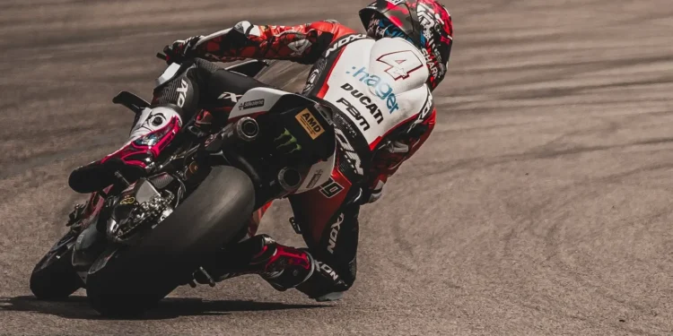 Scott Redding domina em Donington Park e conquista a segunda vitória da temporada no BSB 2025