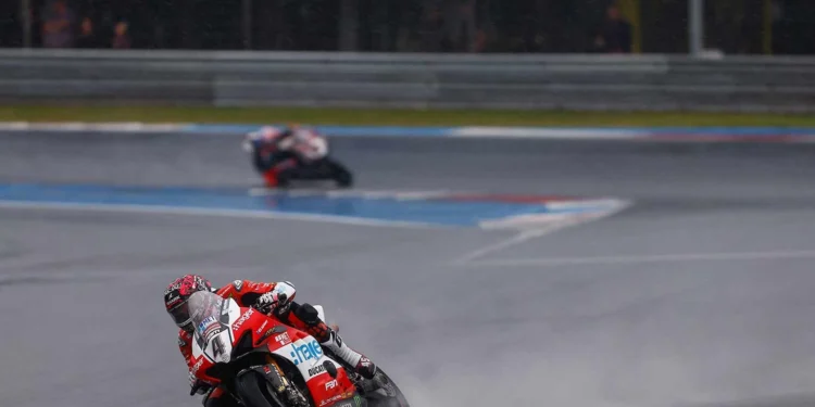 Scott Redding Protagoniza um Regresso Emocionante Para Vencer a Corrida 3 em Assen no BSB!