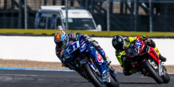 Stefano Manzi domina em França: oitava vitória e liderança reforçada no Mundial de Supersport!