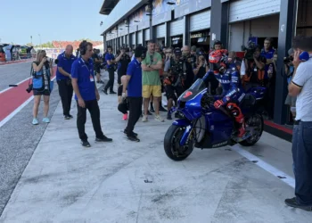 Sonho do motor V4 da Yamaha desfeito: sem estreia em Grande Prémio em 2025 devido a regulamentos rígidos! – As primeiras imagens em vídeo da moto em acção