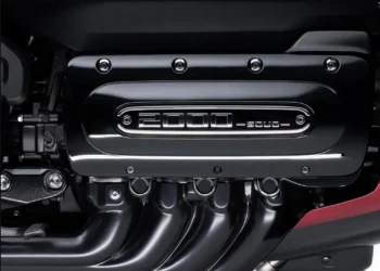 A Souo, divisão de motos da GWM, aposta forte nos motores Flat-8 com a nova gama S2000CT