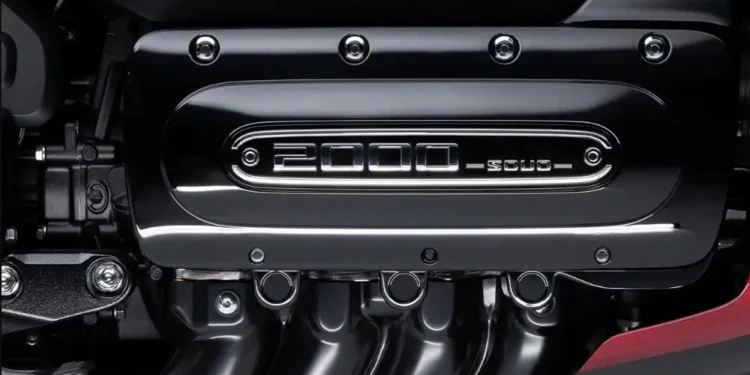 A Souo, divisão de motos da GWM, aposta forte nos motores Flat-8 com a nova gama S2000CT