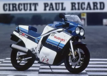 Vídeo: Documentário da Suzuki sobre a «quarentona» GSX-R