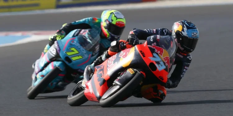 Valentin Perrone quebra recordes e domina o primeiro dia de treinos do Moto3 da Catalunha com uma exibição impressionante!