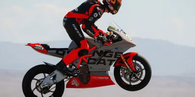 Lightfighter V3-RS: A elétrica de pista que redefine a competição