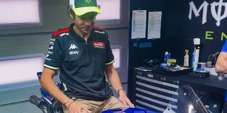 Antevisão Eletrizante: Valentino Rossi Surpreende ao Testar a Nova Yamaha V4 — O Regresso de uma Lenda ao MotoGP!