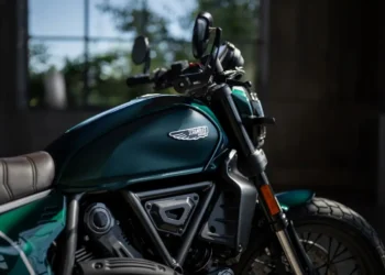 Ducati Scrambler Nightshift 2026 estreia nova cor Verde Esmeralda