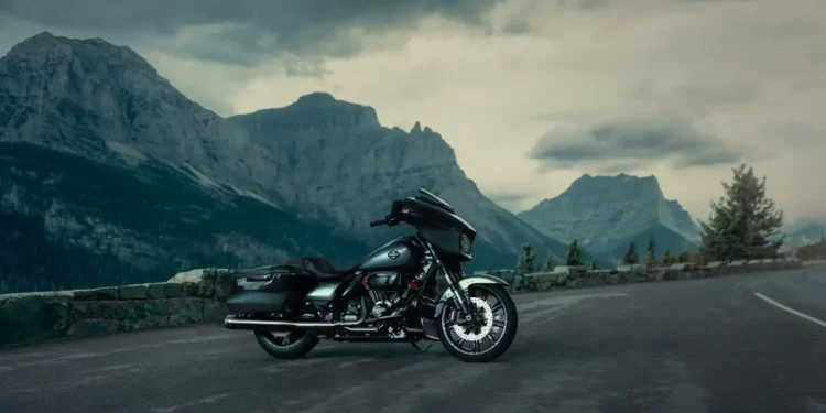 Harley-Davidson CVO Street Glide: luxo e potência sobre duas rodas