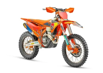 KTM 350 XC-F Factory Edition 2026: a arma off-road da marca austríaca