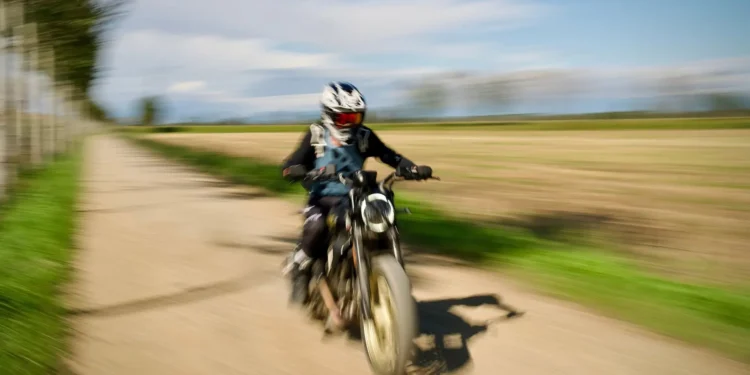 Sabba e Boni estabelecem novo recorde de distância off-road de 24 horas com uma Ducati Scrambler de produção