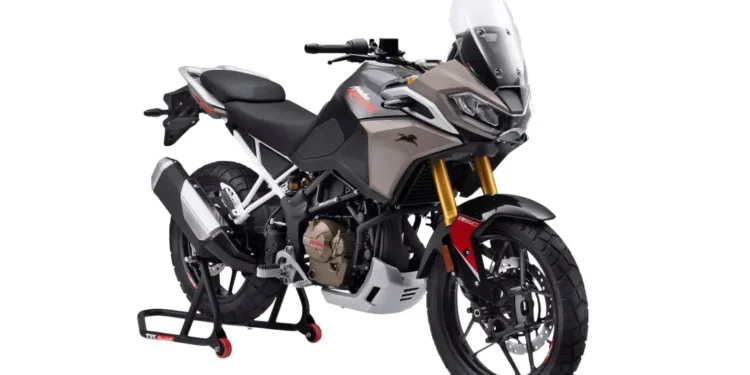 TVS completa a família Apache com a nova RTX 300 Adventure