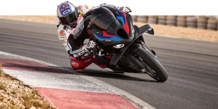 Conhece a BMW M1000RR? Eis a máquina campeã que Miguel Oliveira terá nas mãos em 2026