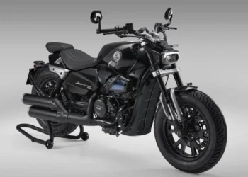 Benelli apresenta a nova Leoncino Bobber 400: o espírito cruiser com ADN italiano