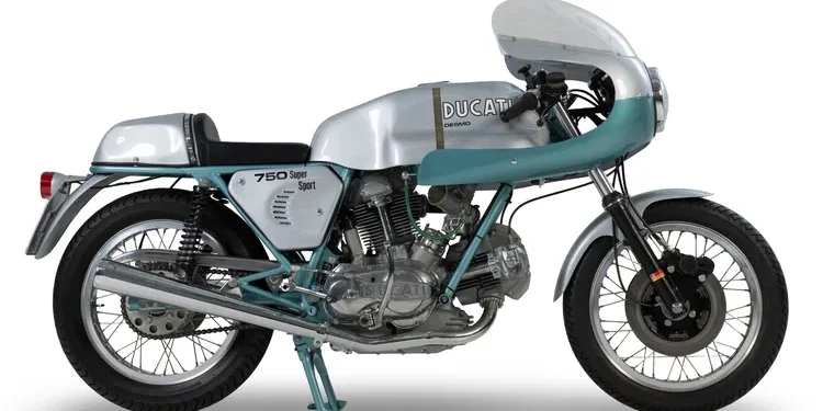 Ducati 750 SS de 1974 vendida por valor recorde superior a 120 mil euros