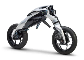Bizarro… e ambicioso: Yamaha MOTOROiD:Λ – Um novo capítulo na relação entre humano e máquina