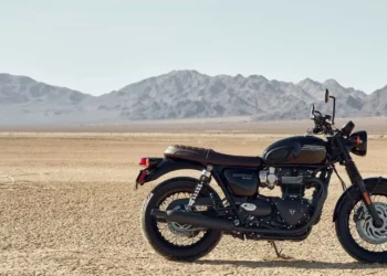 Triumph prepara a nova Bonneville 350 para rivalizar com a Royal Enfield