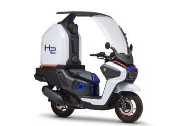 Yamaha e Toyota apresentam a primeira scooter a hidrogénio do mundo com tejadilho