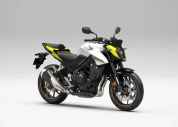 Honda CB500 Hornet de 2026 faz estreia no mundo E-Clutch