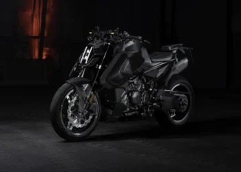 BRABUS 1400 R Signature Edition eleva a definição do que é uma naked de luxo e exclusiva