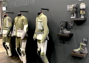 IxS apresentou novas tecnologias de segurança para motociclistas na coleção 2026