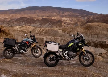 Triumph versões especiais: Tiger Alpine Edition e Desert Edition chegam com melhorias e com vertentes mais extremas