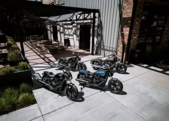 Indian Motorcycle apresenta a gama 2026 com novas Sport Scout RT e Sport Scout Sixty, e novas cores e acessórios