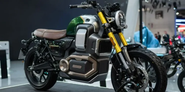 EZI Hypermax e HYPESCRAM: Dois modelos «eletrizantes» que deslumbraram na EICMA